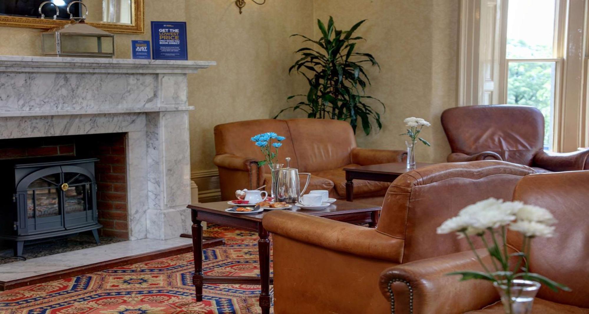 Hotel B/w Buxton Lee Wood 4*